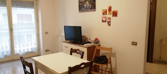 3-salle Appartement à Rome, Italy No. 33401 3
