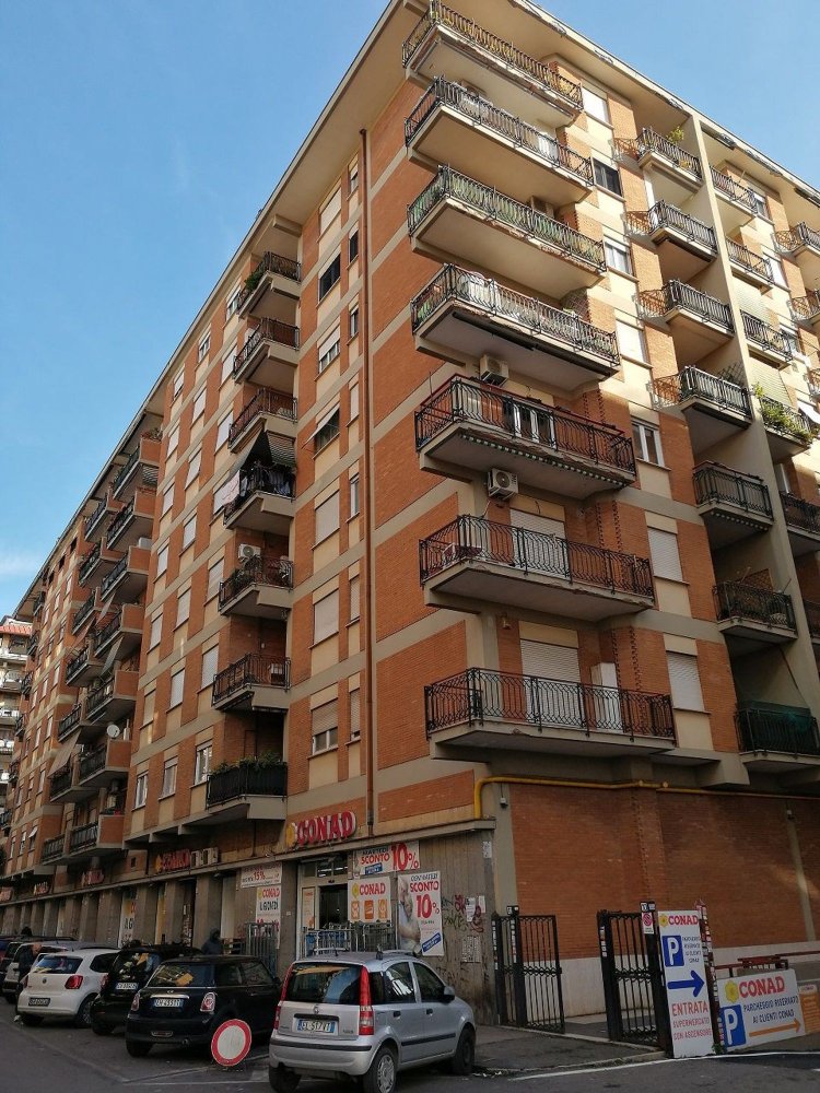 3-salle Appartement à Rome, Italy No. 33401