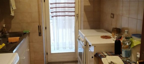 3-salle Appartement à Rome, Italy No. 33401 7