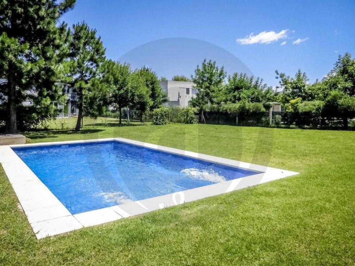 3 bedrooms House in Pilar, Argentina No. 7504