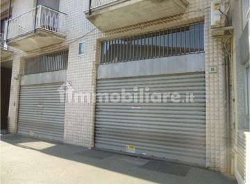 1 room Garage in Luino, Italy No. 367416