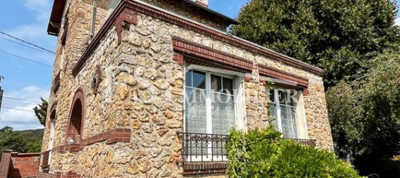 Дом с 3 спальнями в Сен-Лё-ла-Форе, Франция № 359140 2