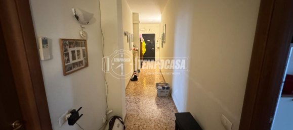 4-salle Appartement à Mirandola, Italy No. 258165 4