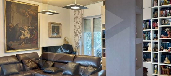 4 rooms Apartment in Bari, Italy No. 34414 6