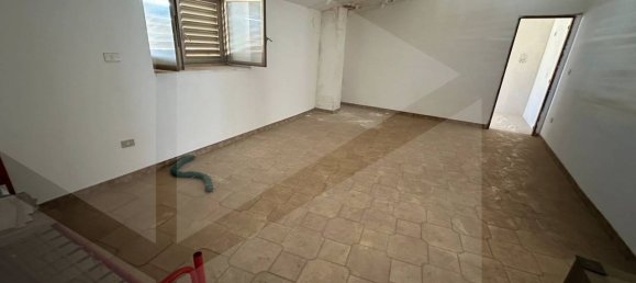 7 rooms Apartment in Somma Vesuviana, Italy No. 20487 8