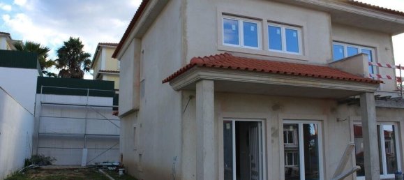 4 bedrooms Townhouse in Caldas da Rainha, Portugal No. 99391 2