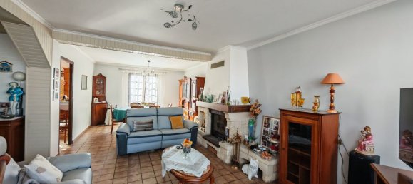 Casa de 3 dormitorios en Flins-sur-Seine, France No. 329581 2