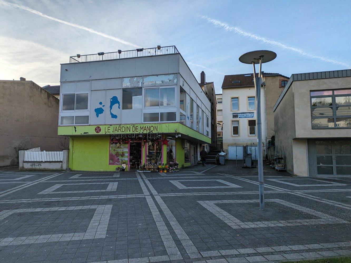 Gebäude in Creutzwald, France 610m², Nr. 70334