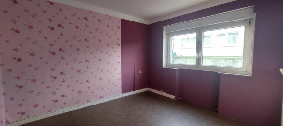 Gebäude in Creutzwald, France 610m², Nr. 70334 2