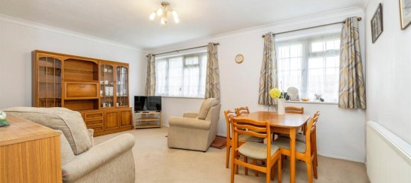 2 bedrooms Maisonette in Bushey, United Kingdom No. 6227 8