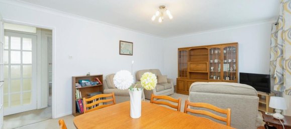 2 bedrooms Maisonette in Bushey, United Kingdom No. 6227 9