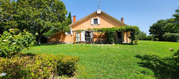 3 bedrooms Villa in Cetona, Italy No. 179450 2