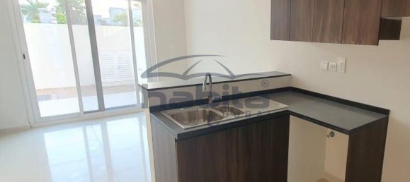 4 bedrooms Townhouse in Dubai, UAE No. 36105 3