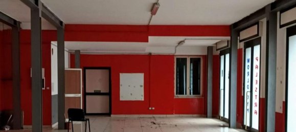 Gewerbliche Immobilie in Alvignano, Italy 260m², Nr. 374892 2