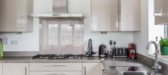 4 bedrooms House in Horley, United Kingdom No. 1072 16