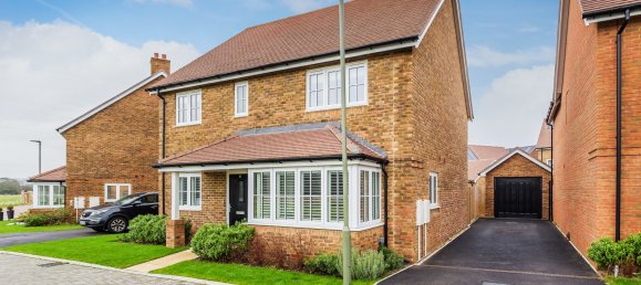 4 bedrooms House in Horley, United Kingdom No. 1072 2