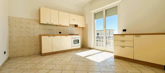 3غرفة شقة في Albenga, Italy رقم 122007 3