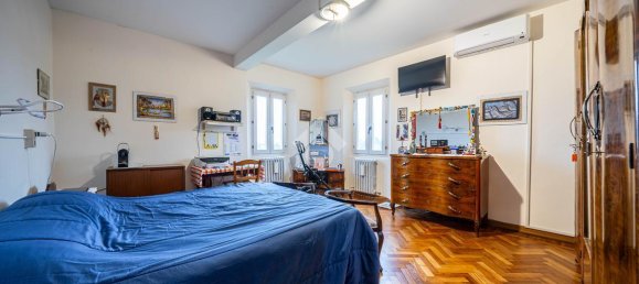 10-Zimmer Haus in Reggio Emilia, Italy, Nr. 5984 14