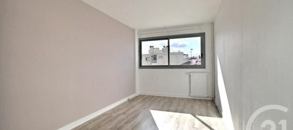 2 bedrooms Apartment in Charenton-le-Pont, France No. 321788 4