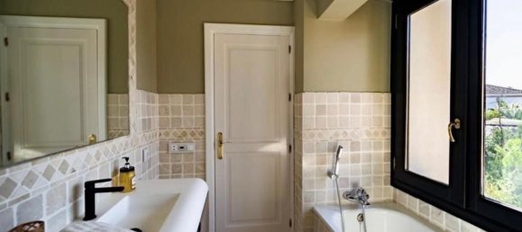 7 bedrooms Villa in Marbella, Spain No. 125803 17