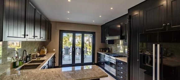 7 bedrooms Villa in Marbella, Spain No. 125803 20