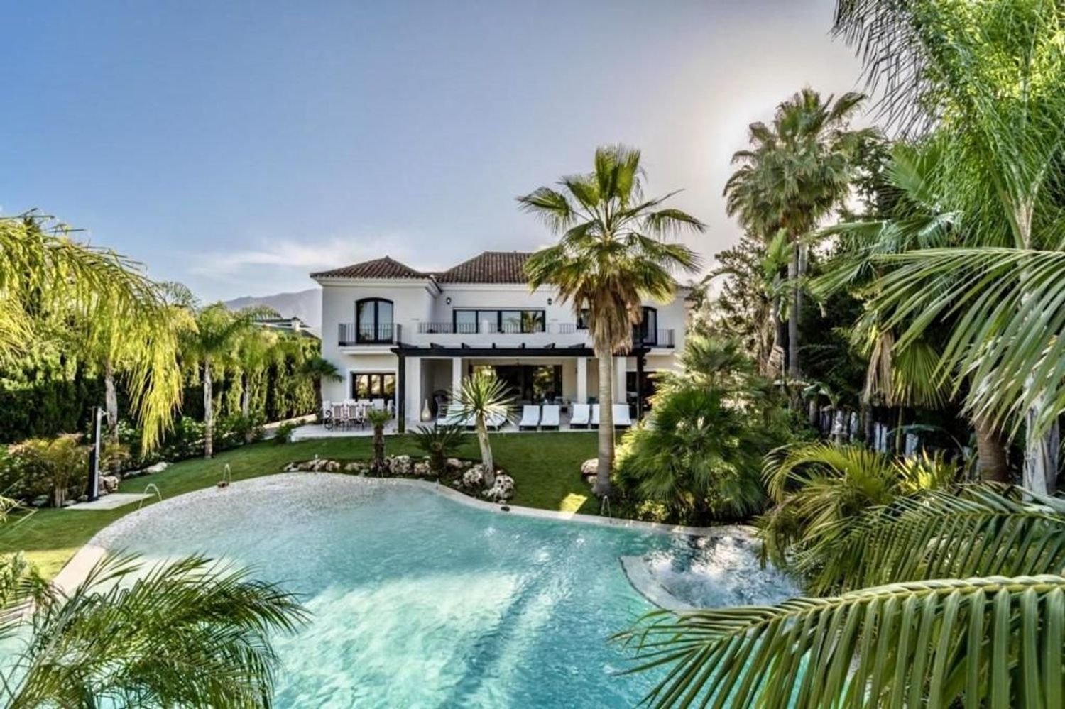 7 bedrooms Villa in Marbella, Spain No. 125803