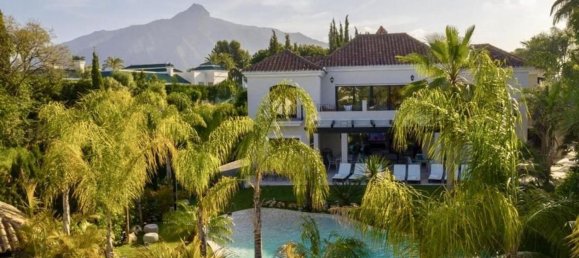 7 bedrooms Villa in Marbella, Spain No. 125803 2
