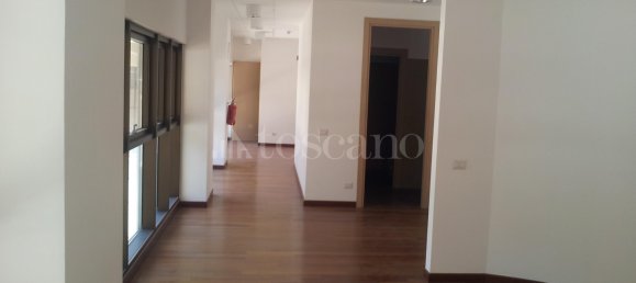 15 rooms Office in Rome, Italy No. 74755 4