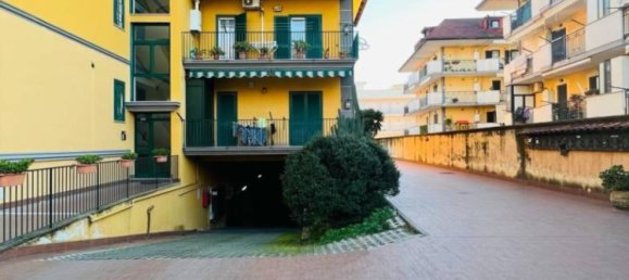 4 Schlafzimmer Wohnung in Giugliano in Campania, Italy, Nr. 209343 9