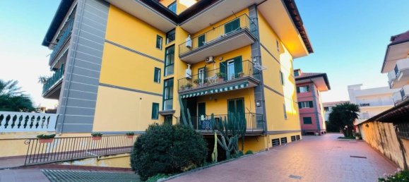 4 Schlafzimmer Wohnung in Giugliano in Campania, Italy, Nr. 209343 10