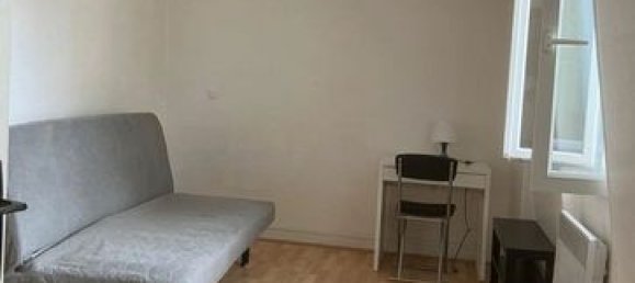 Studio in Paris, France No. 309920 3