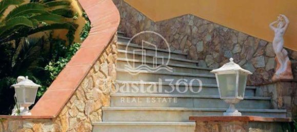 7 bedrooms House in Lloret de Mar, Spain No. 75585 5