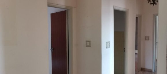 4 rooms Apartment in Colle di Val d'Elsa, Italy No. 212753 9