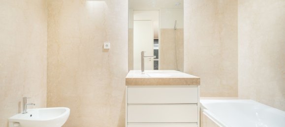 4 bedrooms House in Porto, Portugal No. 16968 3