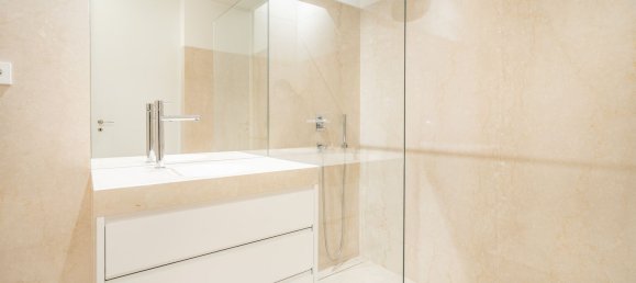 4 bedrooms House in Porto, Portugal No. 16968 2