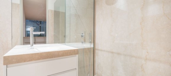 4 bedrooms House in Porto, Portugal No. 16968 35