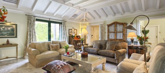 5 bedrooms Villa in Marbella, Spain No. 65640 4