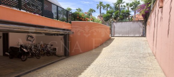 5 bedrooms Villa in Marbella, Spain No. 65640 22