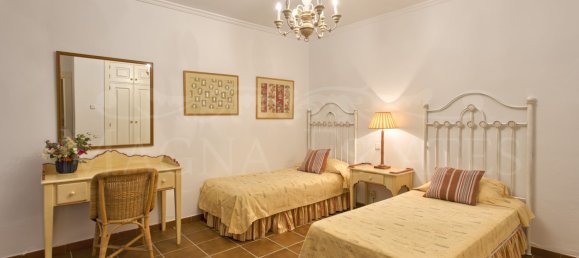 5 bedrooms Villa in Marbella, Spain No. 65640 13