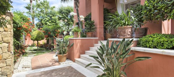 5 bedrooms Villa in Marbella, Spain No. 65640 23