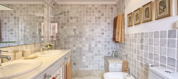 5 bedrooms Villa in Marbella, Spain No. 65640 19