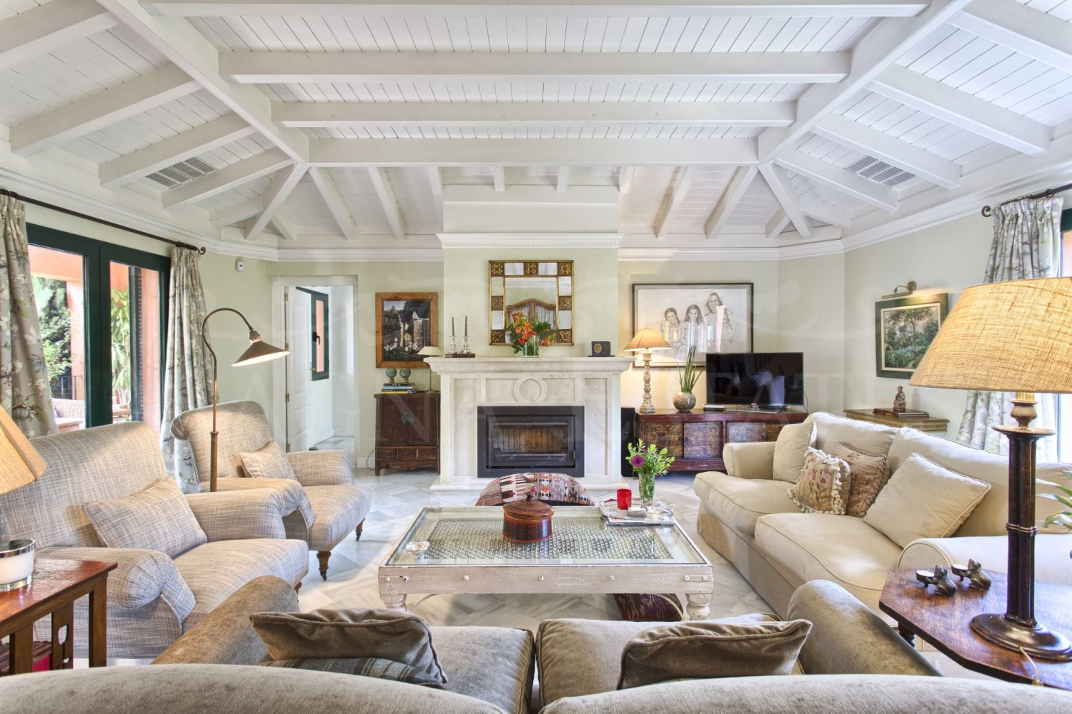 5 bedrooms Villa in Marbella, Spain No. 65640