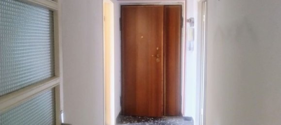 4-salle Appartement à Novi Ligure, Italy No. 274053 8