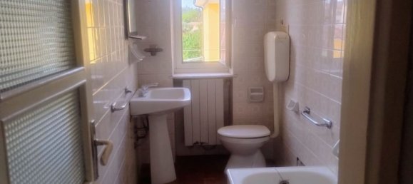 4-salle Appartement à Novi Ligure, Italy No. 274053 16