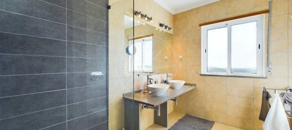 Villa de 3 dormitorios en Santa Catarina da Fonte do Bispo, Portugal No. 111034 13