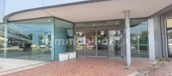 Gewerbliche Immobilie in Rocca San Giovanni, Italy 3595m², Nr. 311426 19