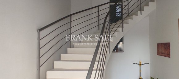 3 bedrooms Maisonette in Zurrieq, Malta No. 8210 10