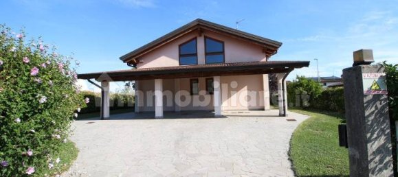3 bedrooms Villa in Gorizia, Italy No. 270801 2