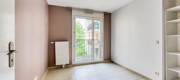 3 bedrooms Apartment in Saint-Denis, France No. 360253 4