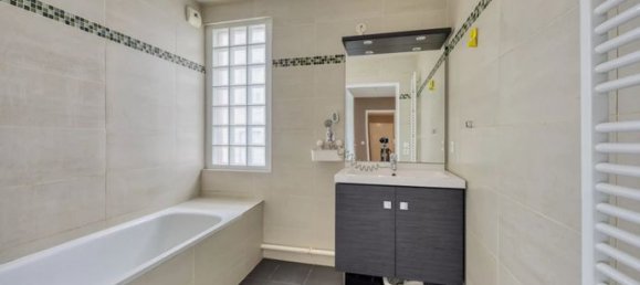 3 bedrooms Apartment in Saint-Denis, France No. 360253 6